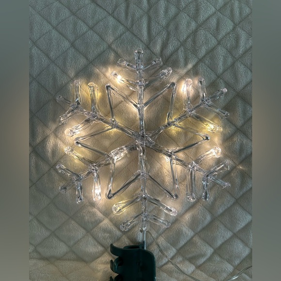 Clear Snowflake Holiday Light Tree Topper - Picture 4 of 5